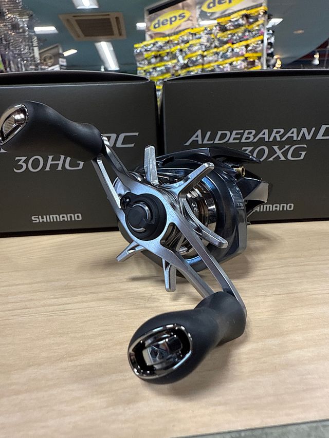 シマノ　２５アルデバランDC　右ハンドル